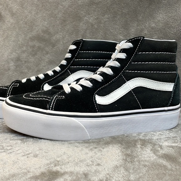 Vans Shoes - 🛹VANS🛹 SK8-HI PLATFORM SNEAKERS